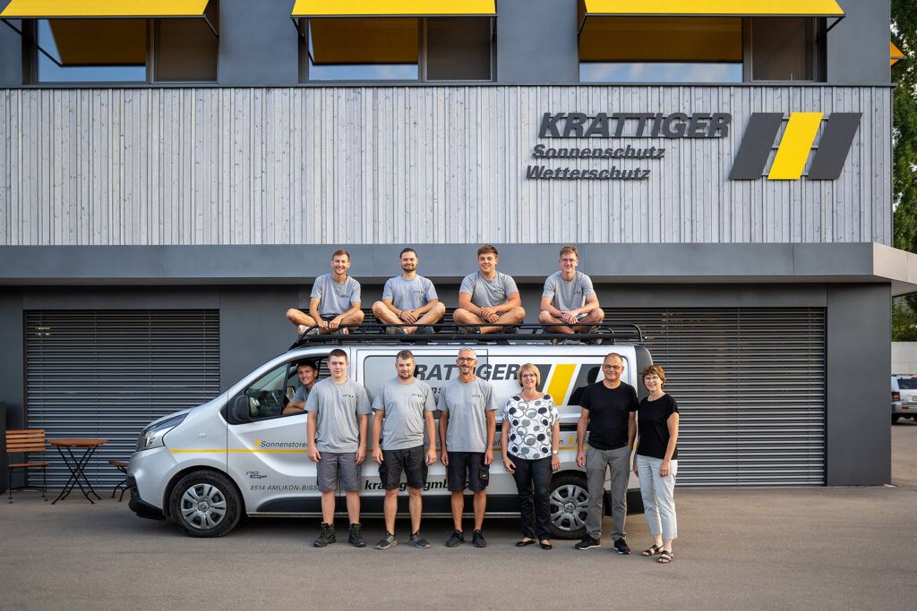 Bild zeigt das Team der Krattiger AG