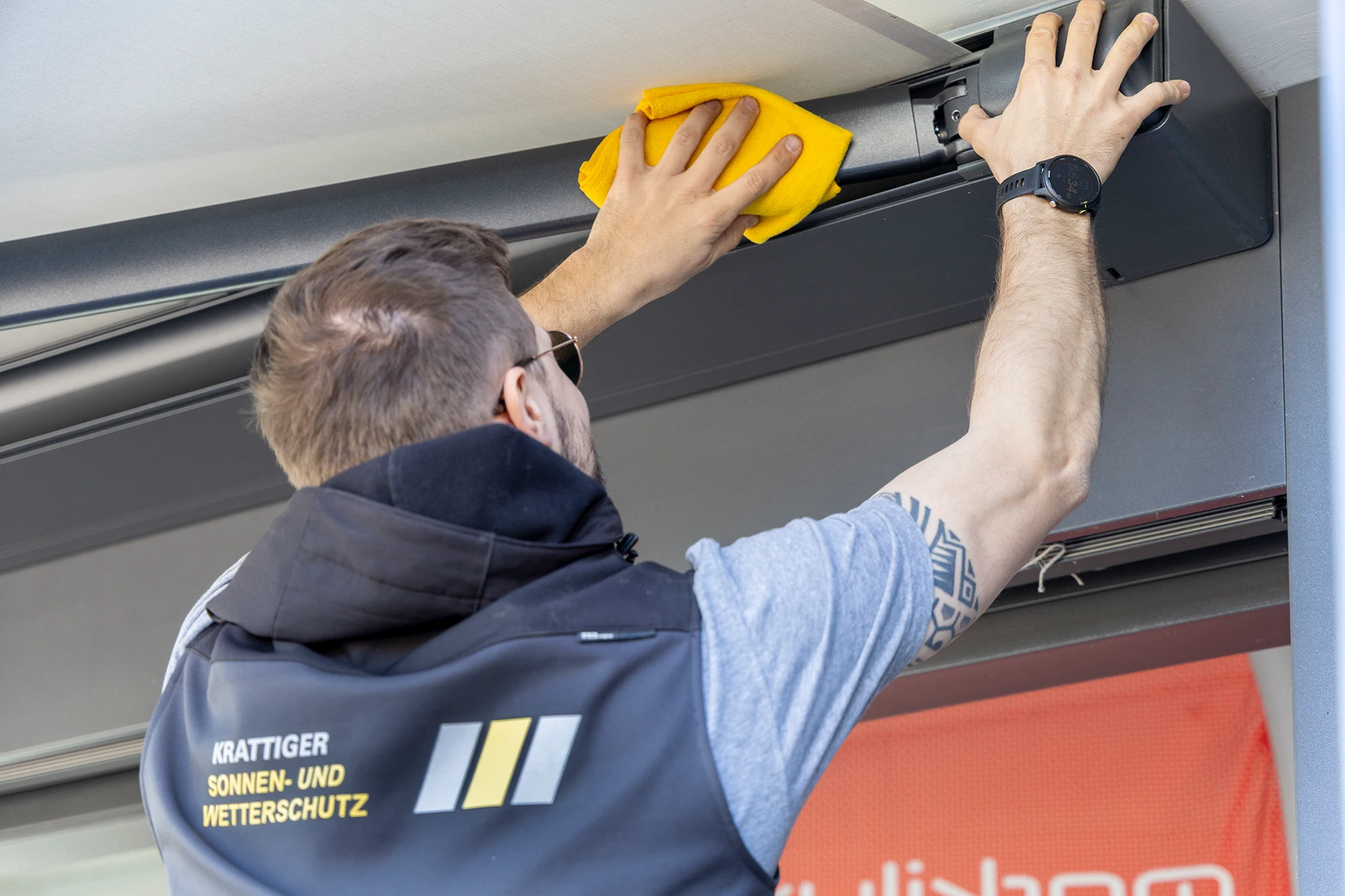 Markisenpflege Krattiger AG Sonnen- und Wetterschutz